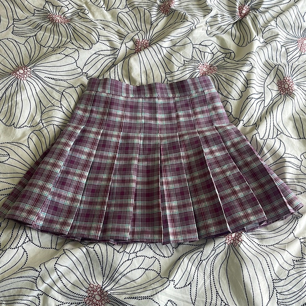Plaid purple and blue mini tennis skirt. Size small. Mid/High waisted.